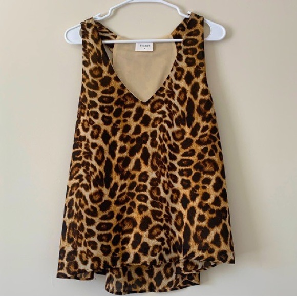 Everly Cheetah Leopard Print Flowy Peplum High Low V-Neck Sleeveless Blouse - Picture 16 of 16